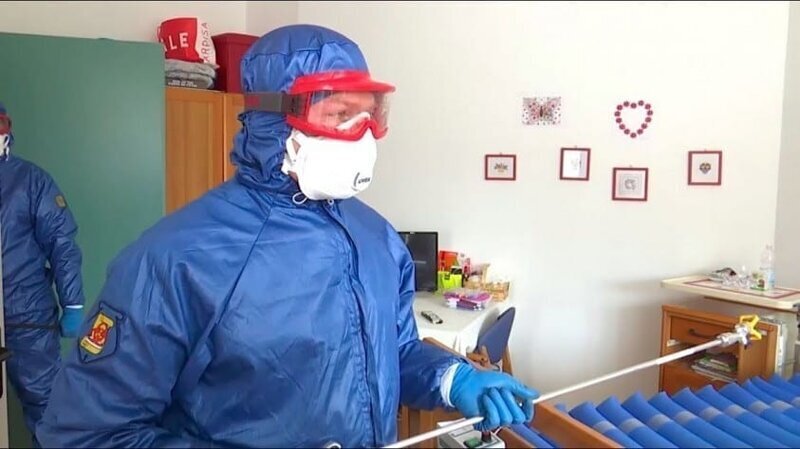 Российские военные врачи приступили к работе в пансионатах Бергамо в Италии