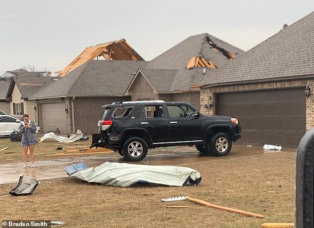 Торнадо нарушил карантин в Арканзасе