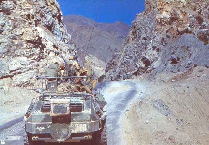 Для чего советские солдаты в Афганистане укладывали на дно грузовиков мешки с песком