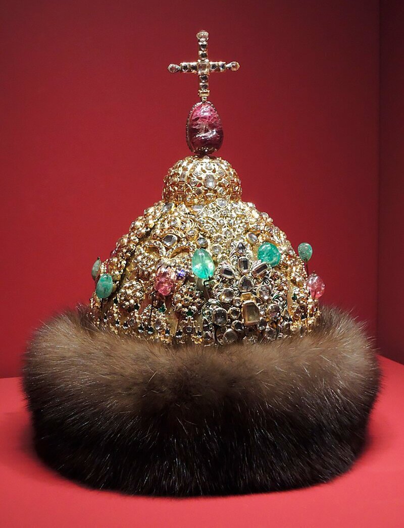 8. Алмазная шапка Петра Великого.