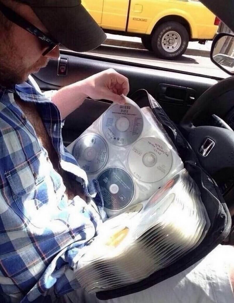 А потом хранили целые альбомы с дисками