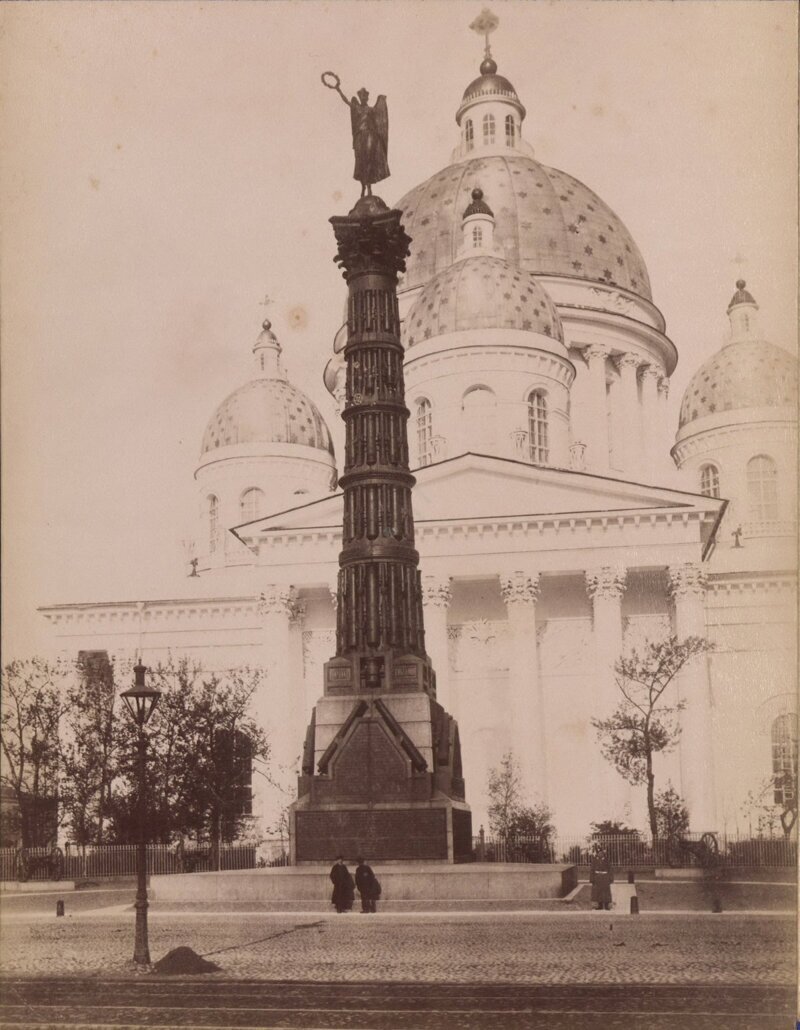 Фотографии достопримечательностей Санкт-Петербурга в альбоме 1880-х годов