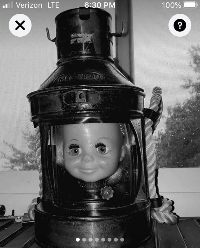 Кукла-лампа - еще одно поделие безумного кукольника. Представляете, как у нее ночью горят глаза?