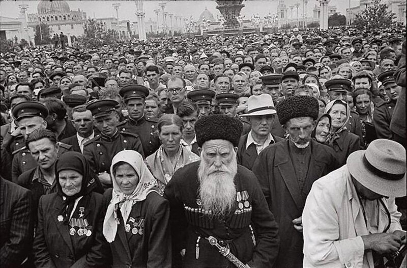 25 документальных фотографий Анри Картье-Брессона о советской жизни (1954 год)