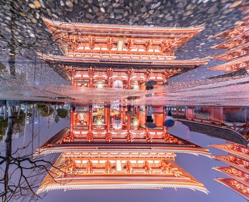 18. Храм Сэнсодзи в дождливый день, Токио. Фото: @nguyenbaongoc (Вьетнам)