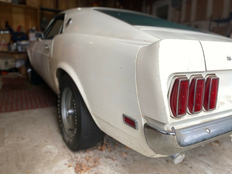 Редкий Ford Mustang, который 39 лет провел взаперти, продается на eBay 