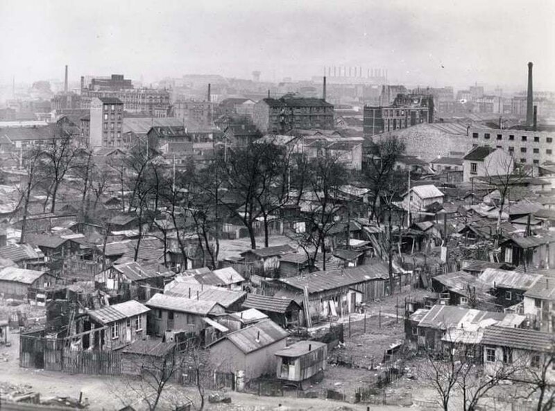 Вид на трущобы Парижа с высоты, 1940 г.