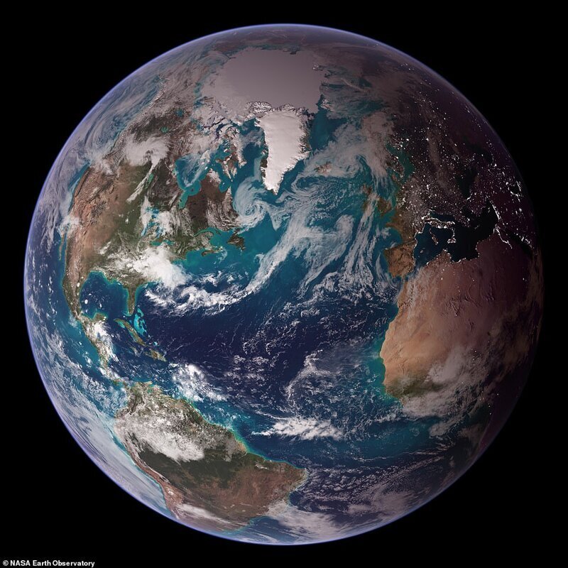 Объемный снимок Земли, сделанный на основе ряда космических фотографий, снятых со спутников в период с 1994 по 2004 год
