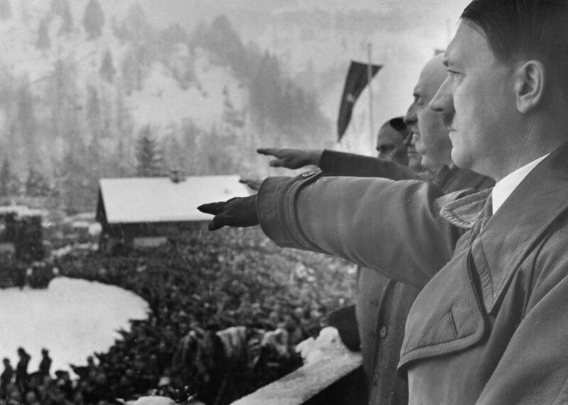 Адольф Гитлер во время церемонии открытия IV Зимних Олимпийских игр. Гармиш-Партенкирхен. Третий рейх. 6 февраля 1936 года.