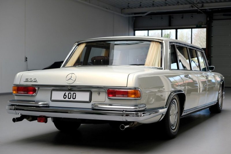 В Нидерландах продается классический Mercedes-Benz Pullman с салоном от современного Maybach