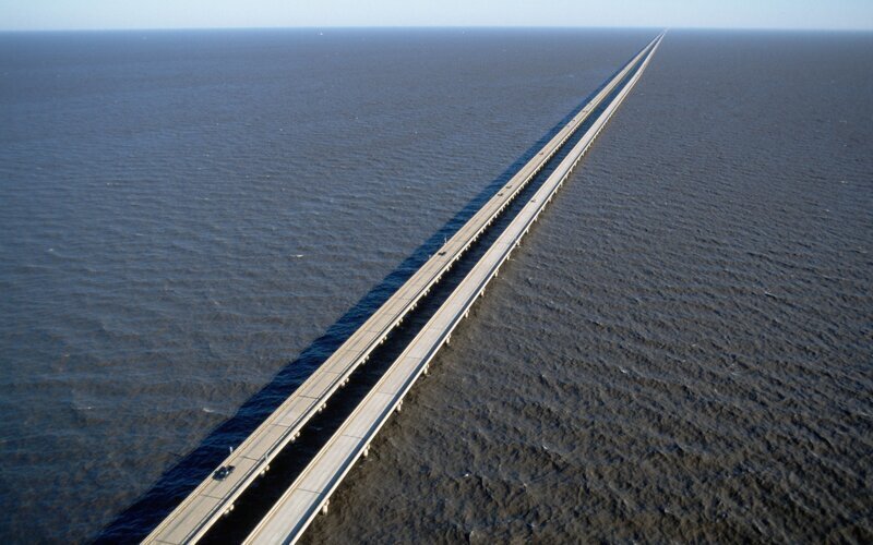 Мост-дамба через озеро Пончартрейн, Луизиана, США