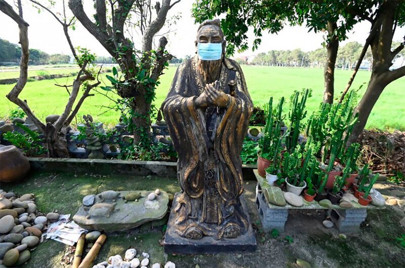 Статуя Конфуция в городе Таоюань, Тайвань