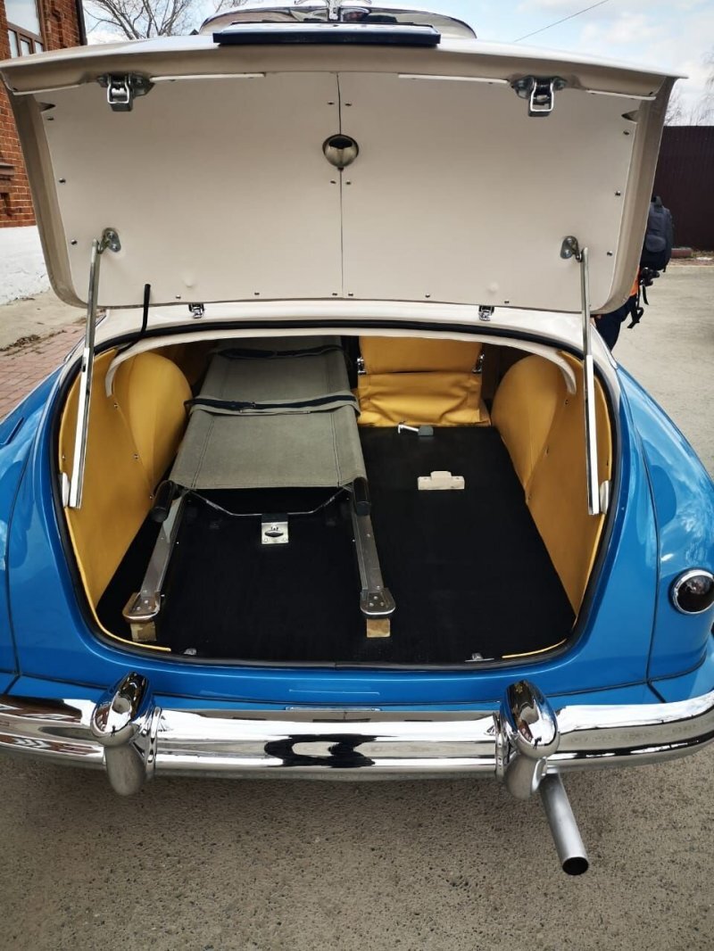 В Свердловской области коллекционер одолжил доктору раритетный санитарный автомобиль 1959 года