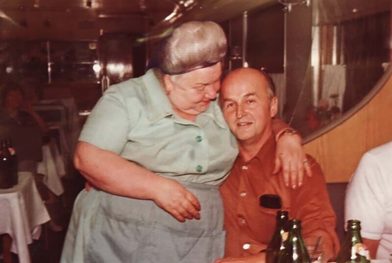 Официантка вагона-ресторана поезда Иркутск-Москва. 1978 год