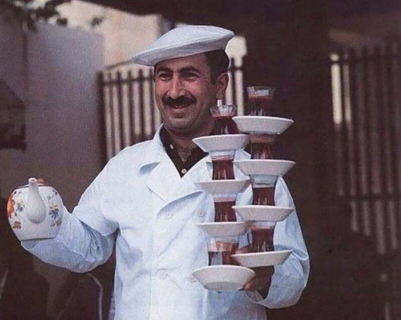 Разносчик чая. Азербайджан, Баку, 1976 год.