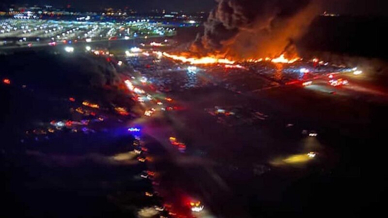 3 500 каршеринговых автомобилей сгорели на парковке в США