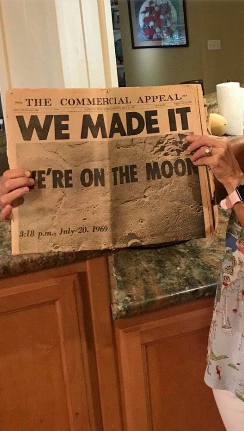 Газета с сенсационным заявлением - первая высадка американцев на Луну
