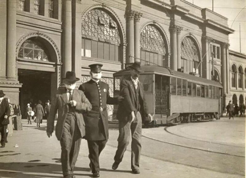 Задержание за отсутствие маски во время пандемии гриппа, 1918 год, Сан–Франциско