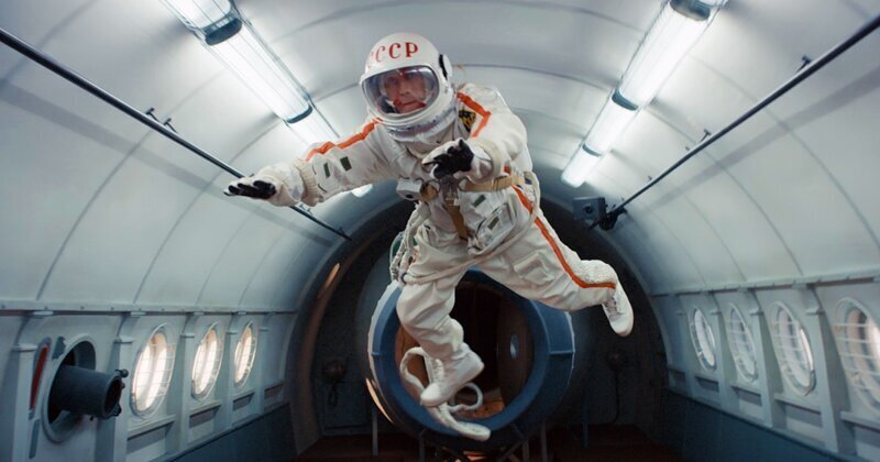 10 фантастических и основанных на реальных событиях картин про космос