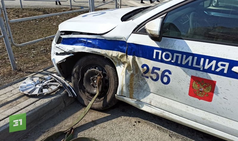 В Челябинске во время дезинфекции улиц в ДТП попал полицейский автомобиль