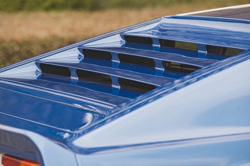 Редкий клиновидный Lotus Esprit в идеальном состоянии выставили на аукцион