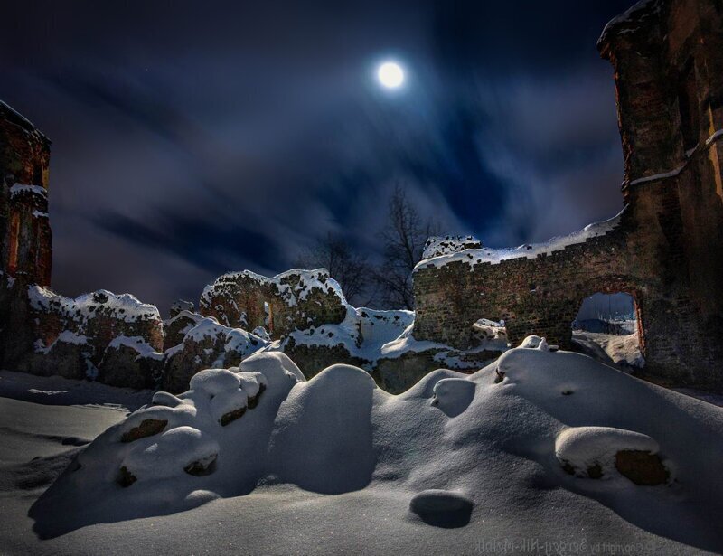 Волшебная лунная ночь над руинами древнего замка в лунном свете ...с привидениями. Древние СТЕНЫ нашей обороны