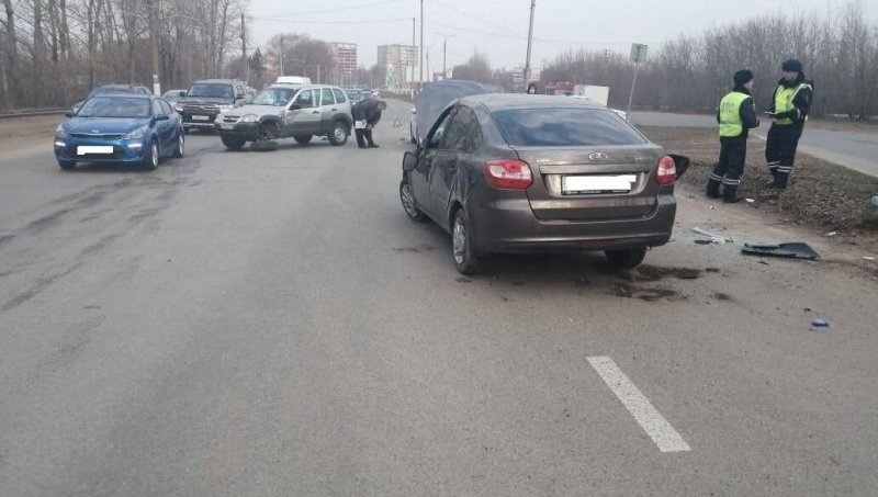 В Татарстане из-за грубого нарушение ПДД "Гранта" перевернулась на крышу