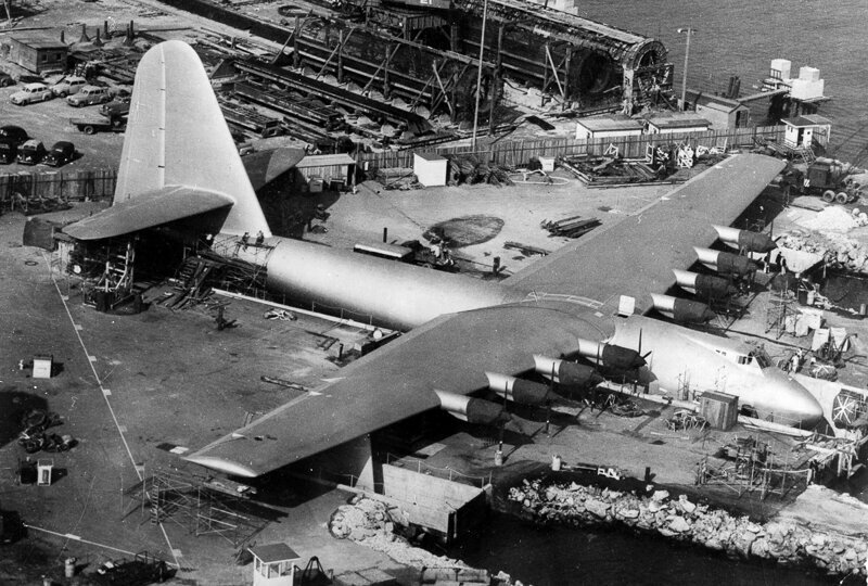 Эксцентричный миллиардер построил рекордно большой самолёт – из дерева