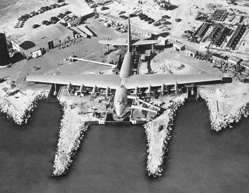 Эксцентричный миллиардер построил рекордно большой самолёт – из дерева