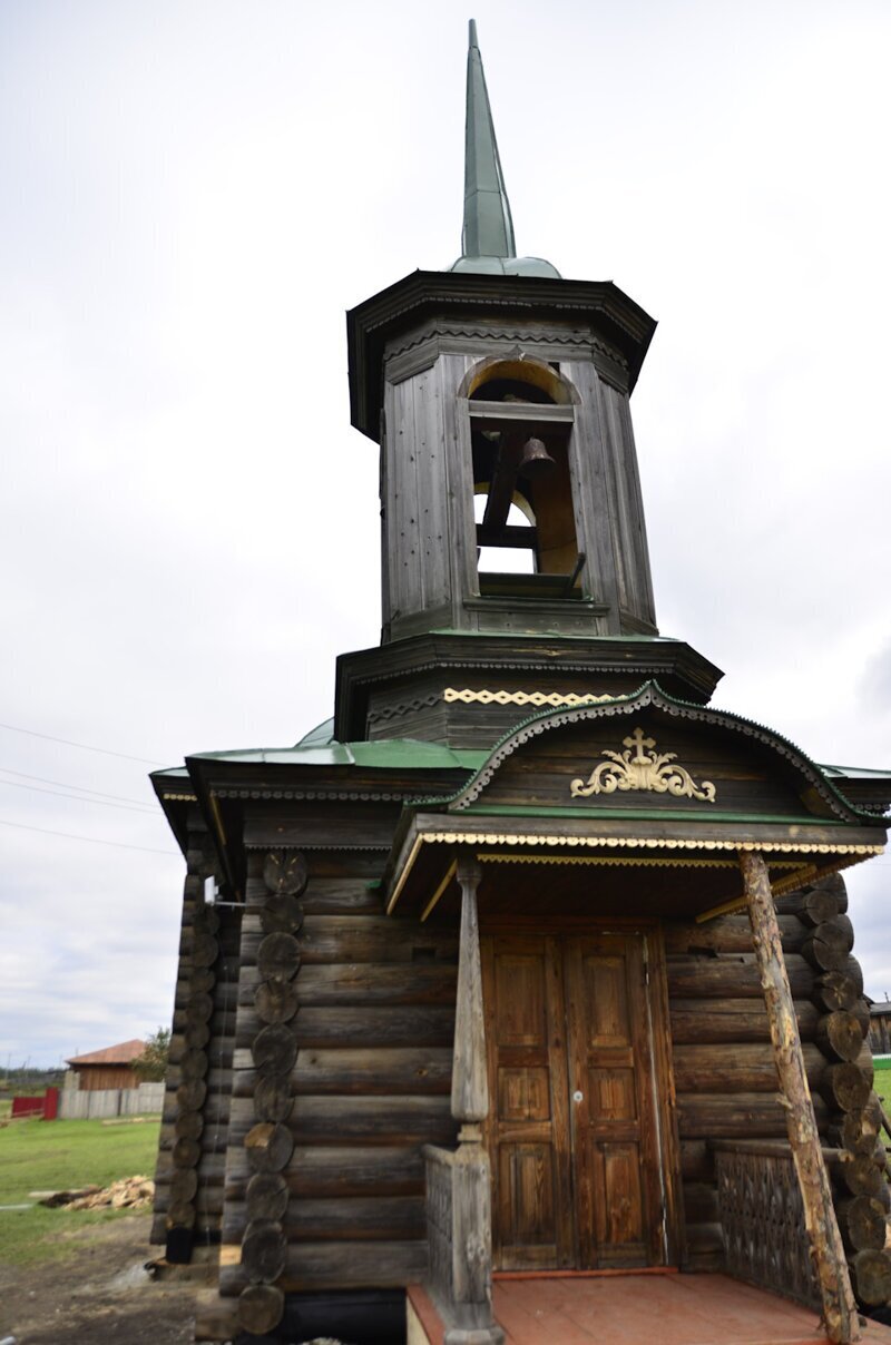Поссия, немка и француз