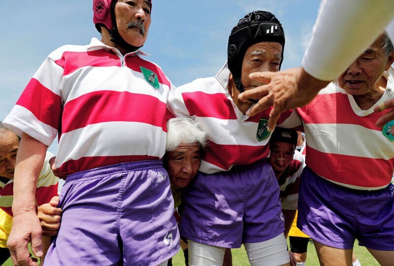 Третье место в категории «Спорт». Фотоистория о клубе для игроков в регби старше 40 лет в Токио. (Фото Kim Kyung-Hoon):
