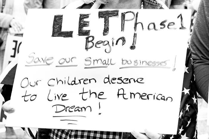 15. "Да начнется первая стадия! Спасите наш малый бизнес! Наши дети заслуживают того, чтобы жить в Американской мечте!"