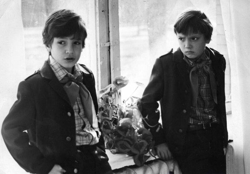 Дима Барков и Егор Дружинин на съемках фильма «Каникулы Петрова и Васечкина, обыкновенные и невероятные».