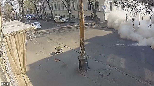 Видео: обрушение исторического здания в центре Одессы