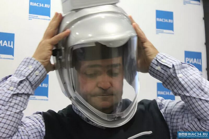 Ученые из Волгограда создали защитный шлем от коронавируса