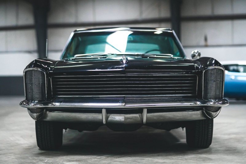 Buick Riviera 1965 – Настоящий злодейский автомобиль!