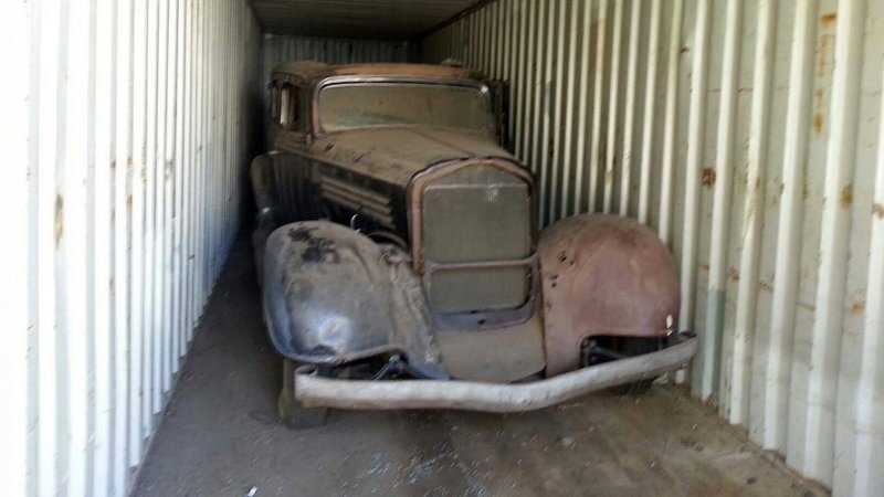 Buick Series 60 модель 1934 года, жил своей неприхотливой жизнью в контейнере в Южной Калифорнии в течение последних 40 лет.