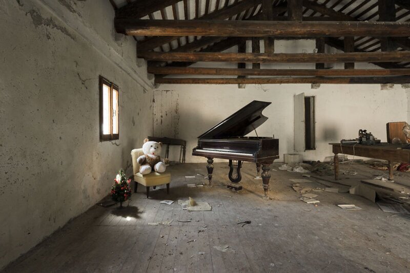 Таинственные забытые пианино