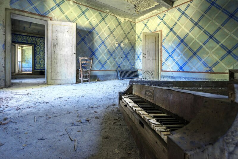 Таинственные забытые пианино