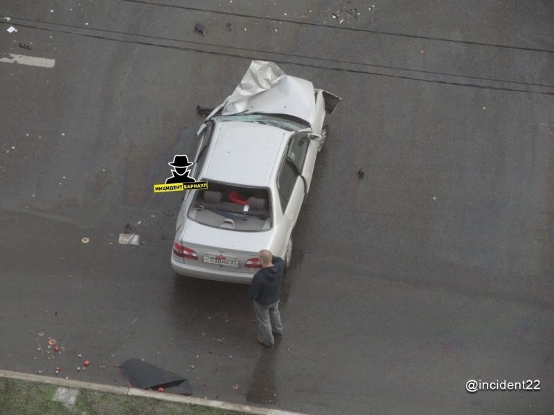 Авария дня. Пьяный "лётчик" устроил серьезную аварию в Барнауле