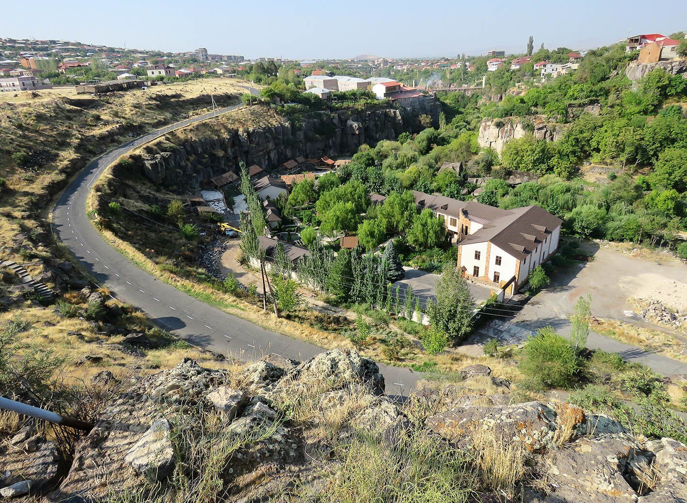 Аштарак армения. Арагацотн Аштарак. Город Аштарак Армения. Дзор Армения Аштарак Армения. Ереван Аштарак.