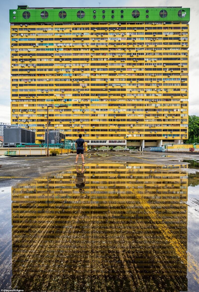Дом и его отражение. Сингапур
