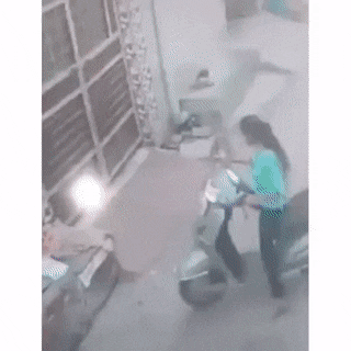 Женщина и автомобиль