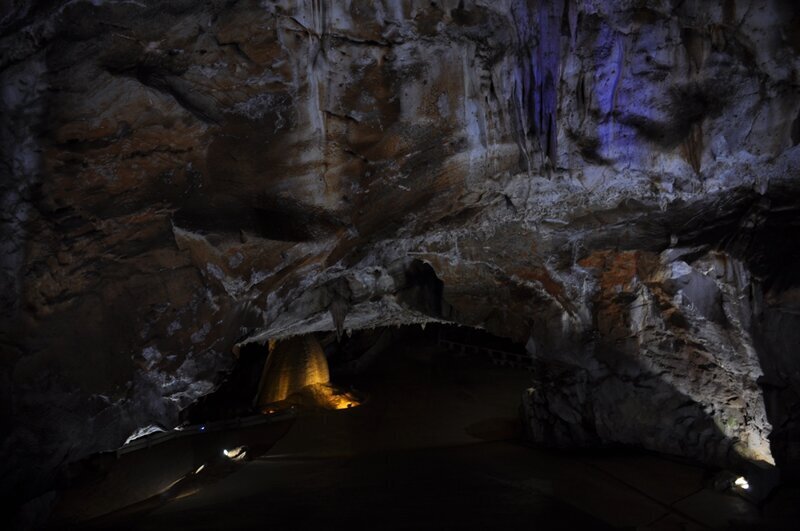 Поездка в горы Мёхан. Монастырь Бохен. Подземные пещеры Ренмун