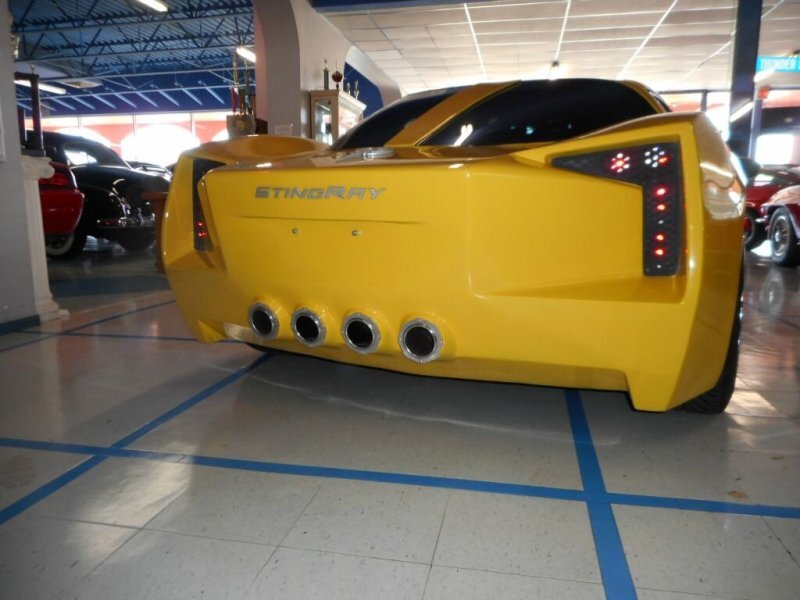 Chevrolet Corvette превратили в футуристический концепт из "Трансформеров"
