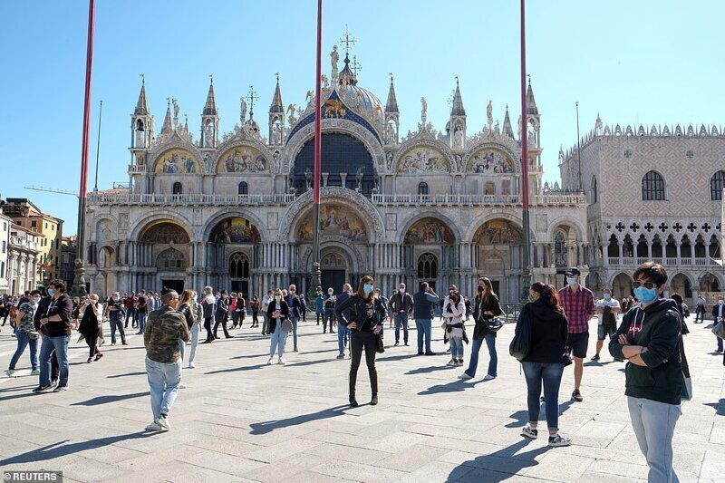 Площадь у собора Святого Марка в центре Венеции, 4 мая