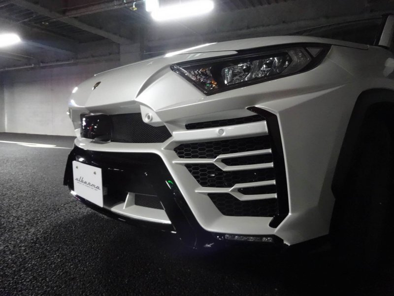 Сделайте свою Toyota RAV4 похожей на Lambo Urus при помощи нового обвеса