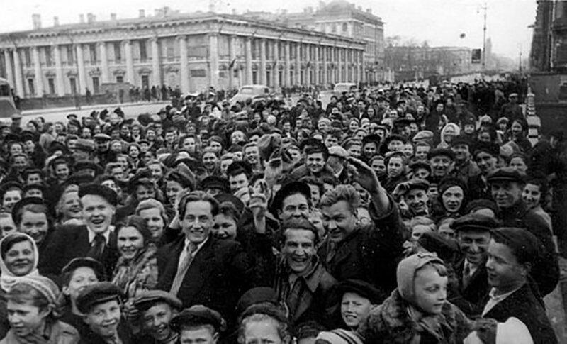 Исторические фото празднования первого Дня Победы