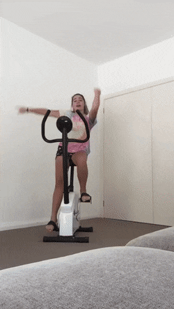 Гифки с девушками