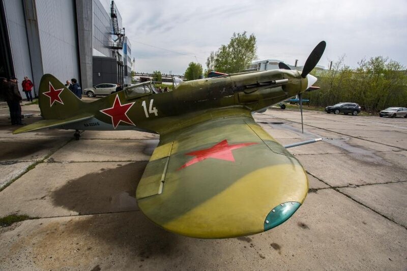 В авиапараде Новосибирска принял участие восстановленный истребитель военных лет МиГ-3